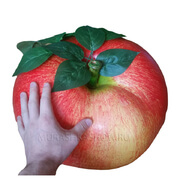 Очень большое яблоко